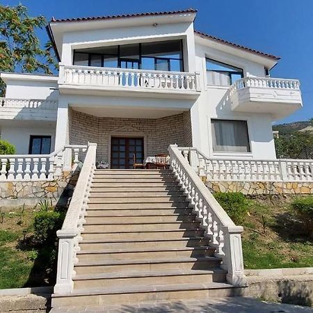 Villa Mare - For Families & Groups فلورا المظهر الخارجي الصورة